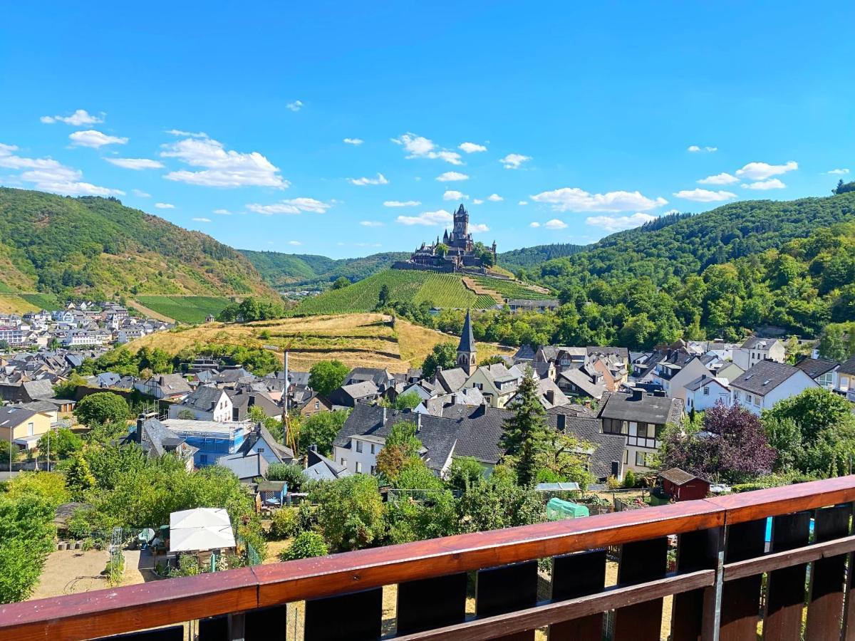 Burg Panorama Blick Moderne Zentrale Fewo Commune fusionnée de Cochem-Land Extérieur photo